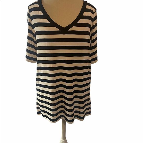 BCBG Max Azria Long Stripped Knit Stretch Top - Picture 15 of 16